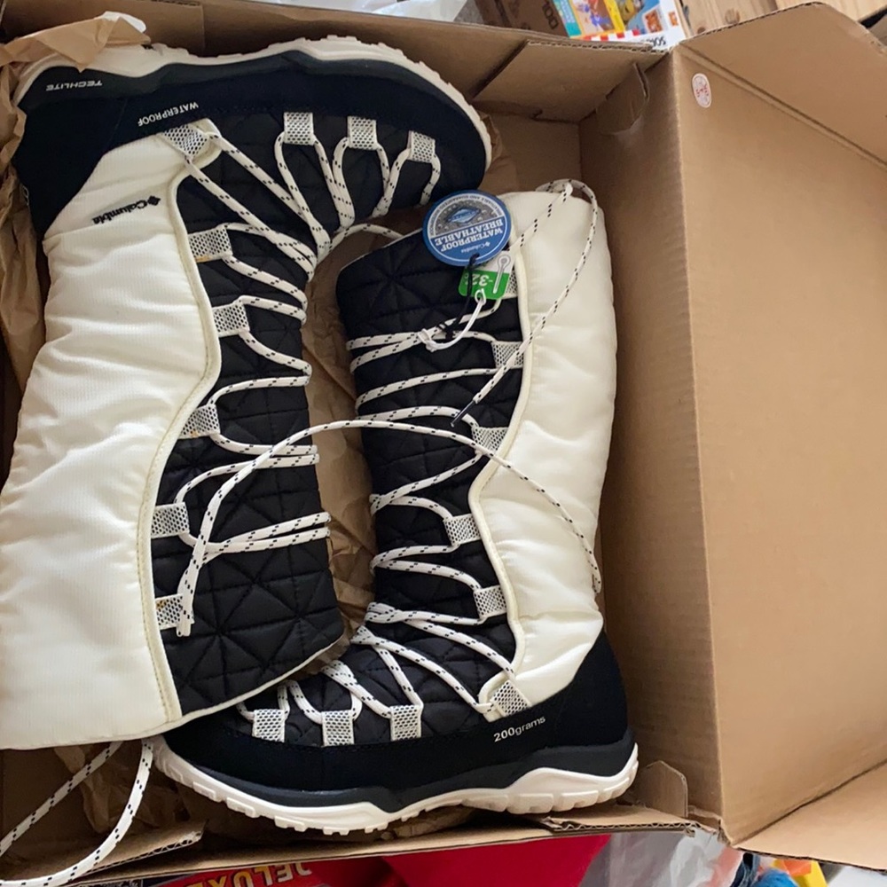 Columbia snow boot